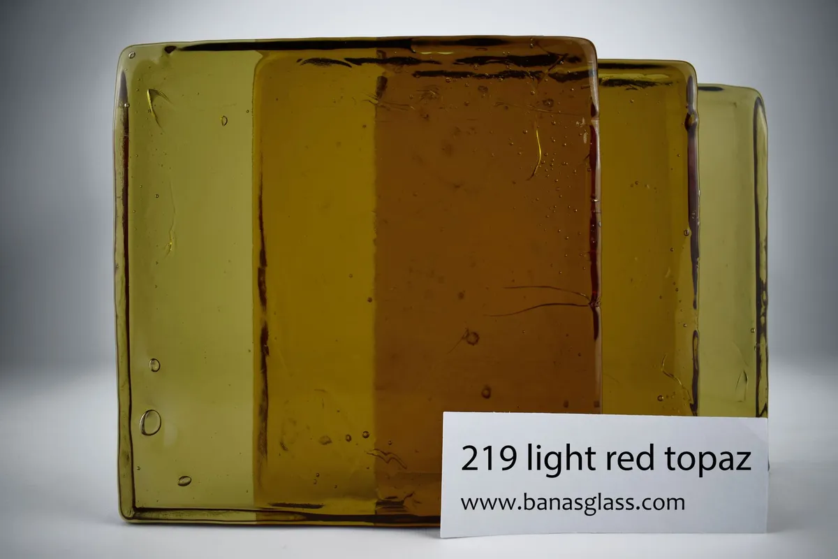 219 - Light Red Topaz - 1